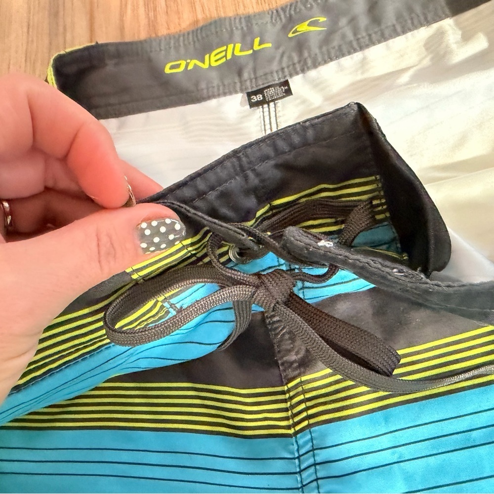 O'Neill Men's Blue and Green Striped Board Shorts Size 38 - Picture 7 of 9
